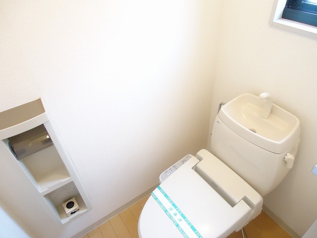 Toilet. ※ The image is a thing of the inverted type room.