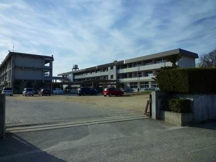 Primary school. 1885m to Kurashiki City Hall Elementary School longevity elementary school (elementary school)