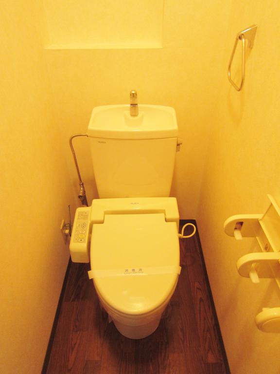 Toilet. (* ^ ▽ ^ *) (* ^ ▽ ^ *) (* ^ ▽ ^ *)