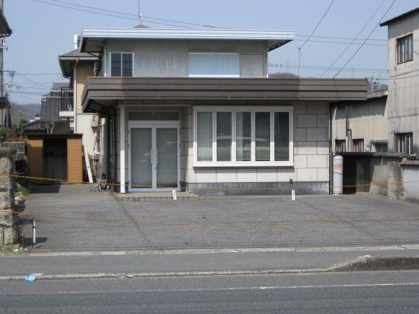 Local appearance photo. Local (April 2012) shooting