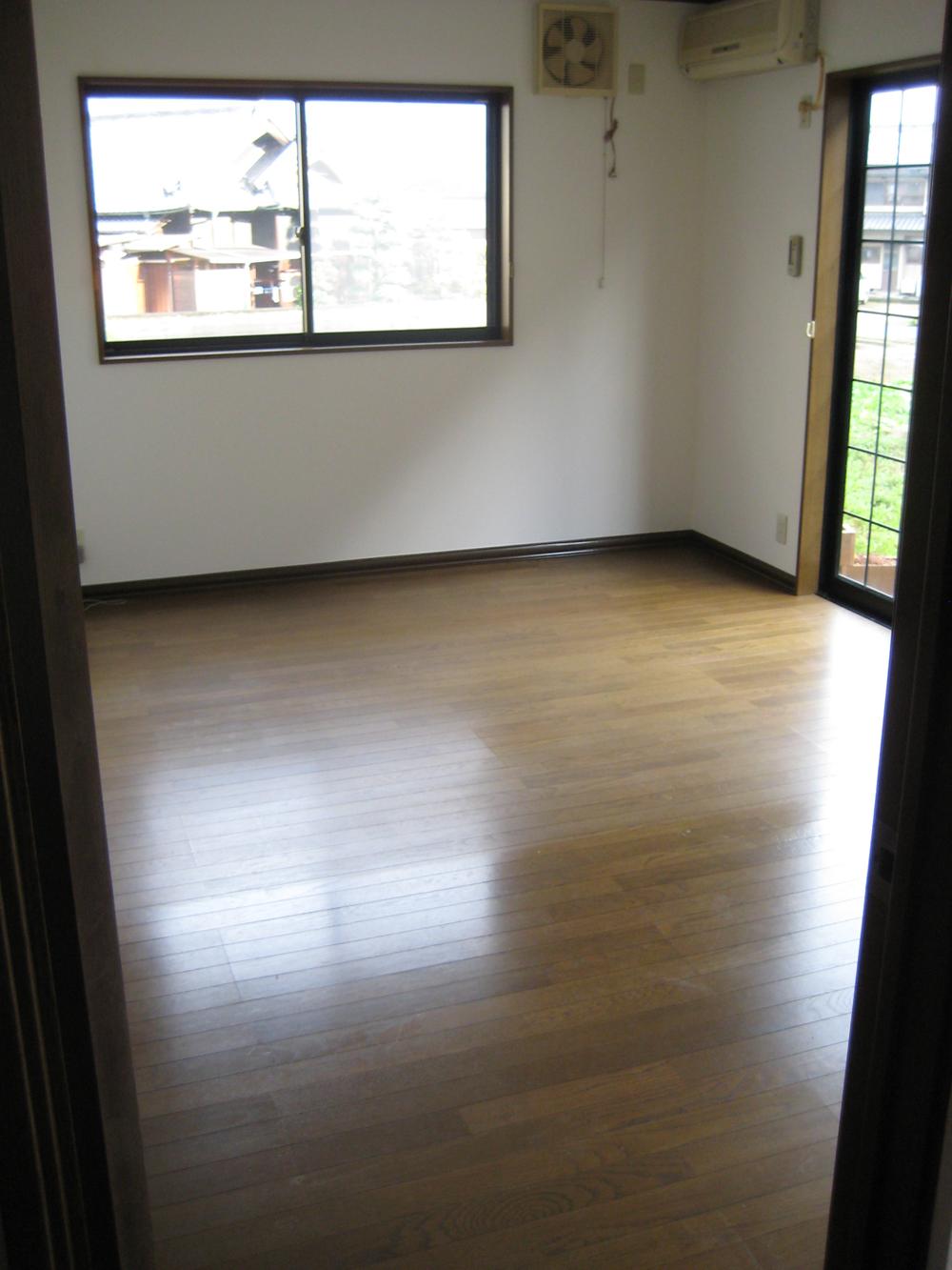 Living. Western-style living