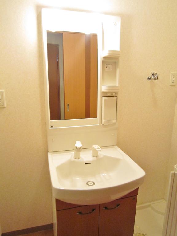 Washroom. ☆ image ☆ With separate wash basin