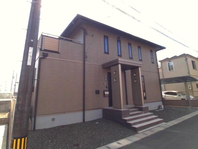 Local appearance photo. Local (12 May 2013) Shooting