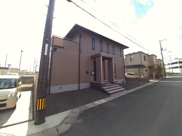 Local photos, including front road. Local (12 May 2013) Shooting