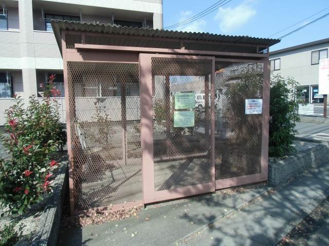Other common areas. Private garbage station ☆