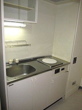 Kitchen. ☆ It comes with a refrigerator ☆