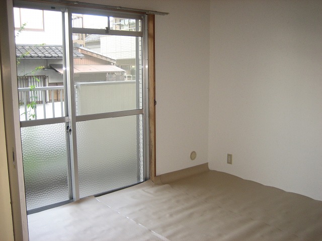 Living and room. Living next to the Japanese-style room