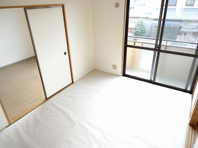 Other room space. ※ The image is what was previously taken. In reference.