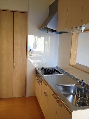 Kitchen. Indoor (10 May 2013) Shooting