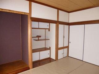 Non-living room. And finished with a Japanese-style room to feel the warmth of the wood. 