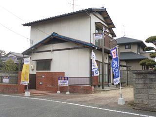 Parking lot. 3 cars can park. It is with storage * You can enjoy gardening ( ・ u ・ ) ***