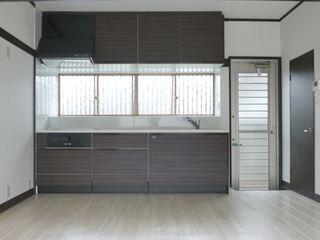 Kitchen. Effortless dishes because it is spacious also IH cooking heater is cooking space! Hide storage is attractive! 