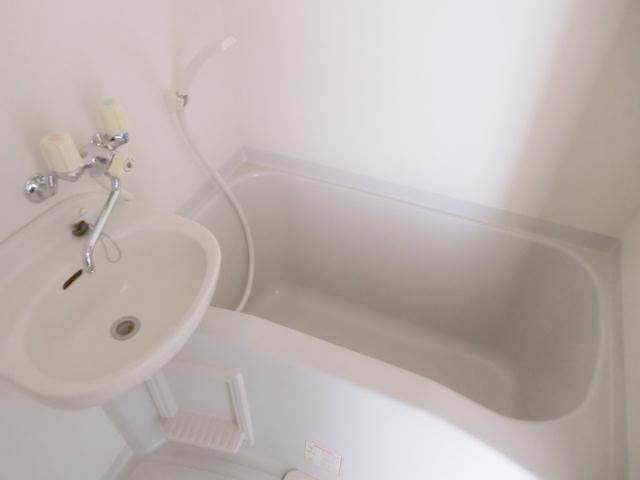 Bath. ◆ Hot water supply ・ Shower