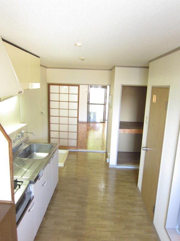 Other room space. (=^ u ^=)(=^ u ^=)