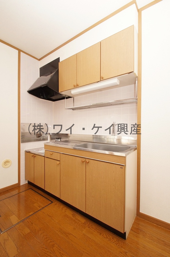 Kitchen. Gas stove installation Allowed ◎