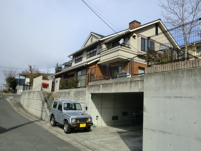 Local appearance photo. Super also within walking distance. 