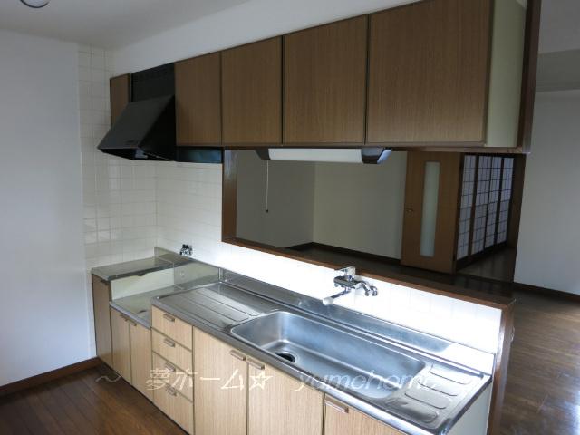 Kitchen. It has also been carefully use the kitchen! ! 