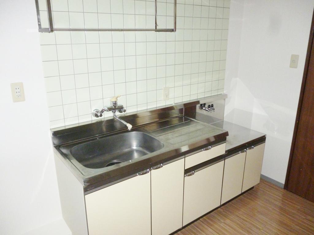 Kitchen. (* ⌒O⌒ *) spread of the kitchen