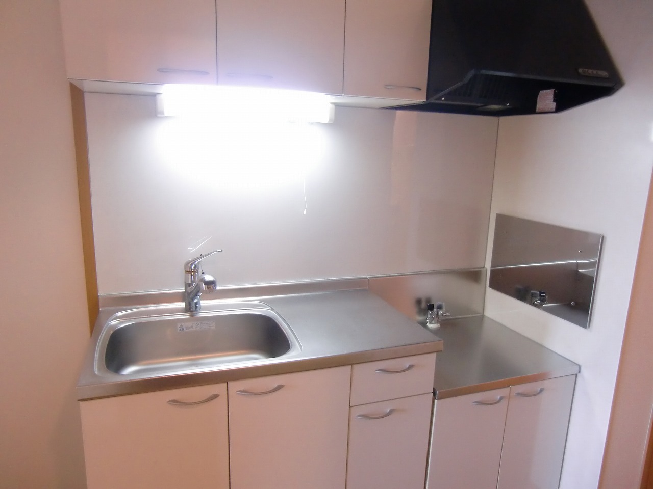 Kitchen. Gas stove installation Allowed