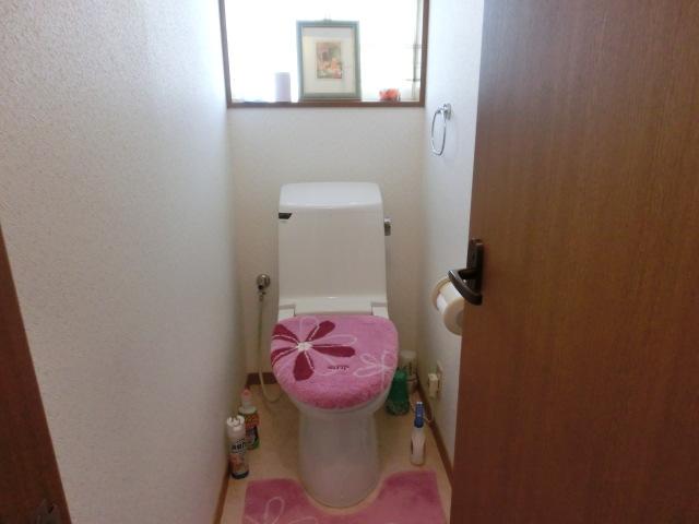 Toilet. Indoor (10 May 2013) Shooting