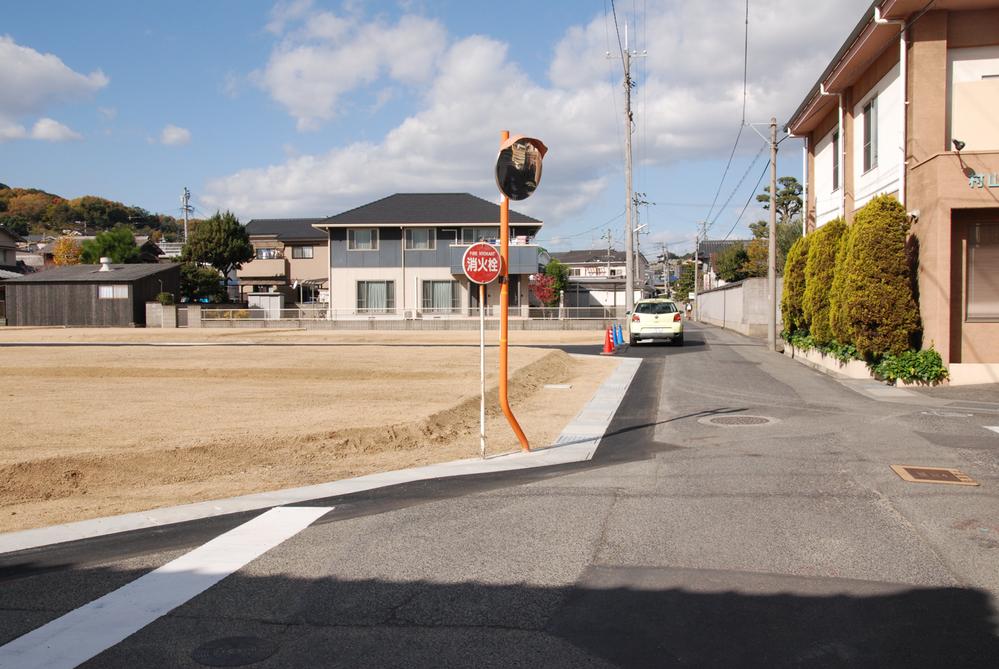 Local photos, including front road. Local (11 May 2013) Shooting