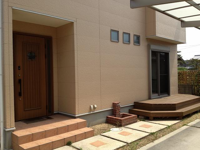 Entrance. Local (August 2013) Shooting