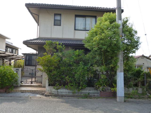 Local photos, including front road. Local (10 May 2013) Shooting