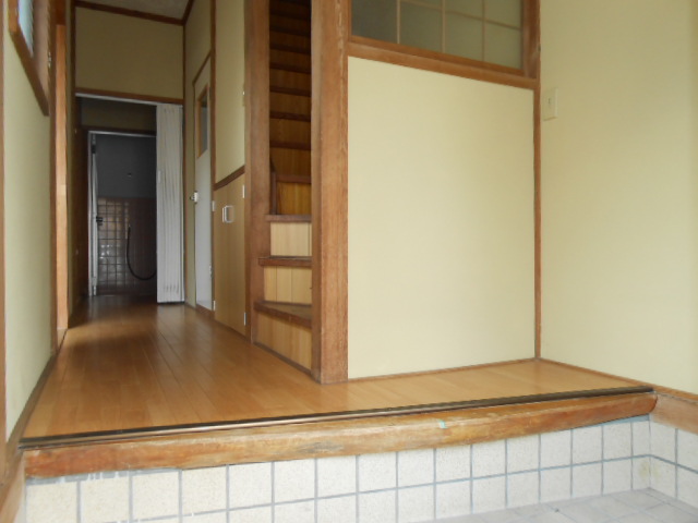 Entrance. It is one piece Nino from the front door!