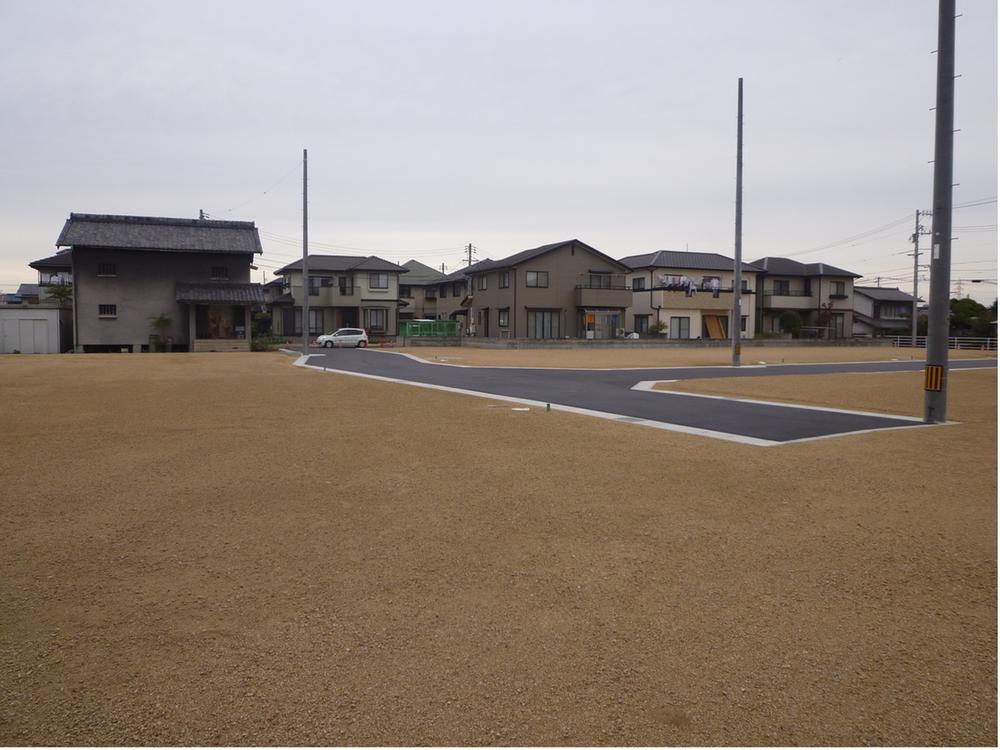 Local photos, including front road. Local (12 May 2012) shooting