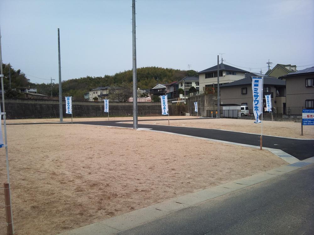 Local photos, including front road. Local (March 2013) Shooting