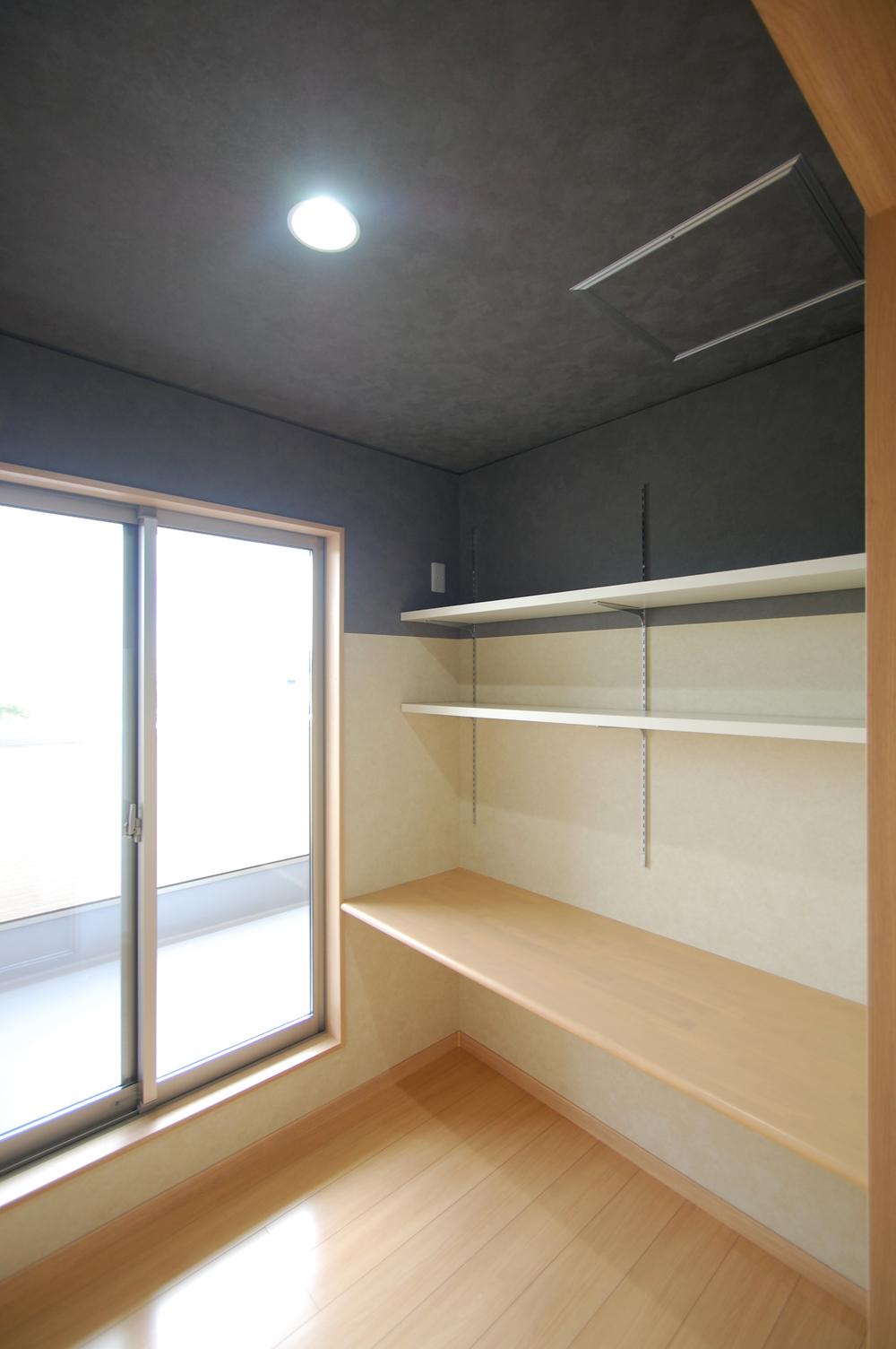 Other introspection. Study (storeroom)