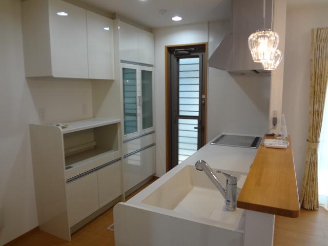 Kitchen. Convenient back door to life Indoor (June 2013) Shooting