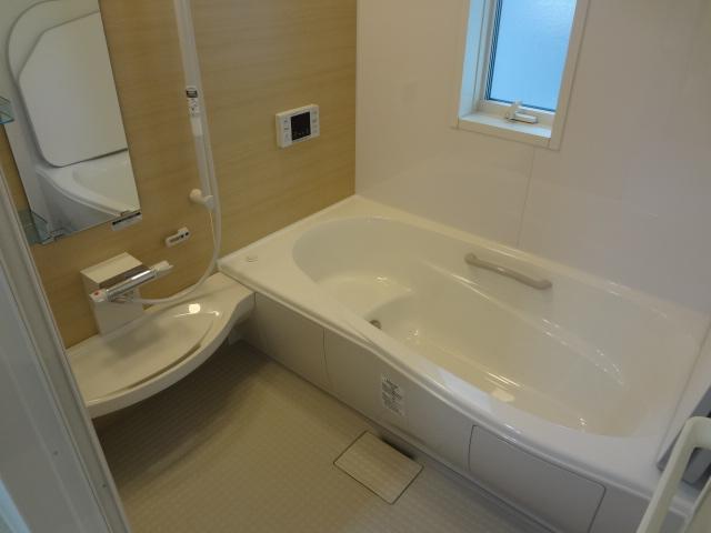 Bathroom. Friendly atmosphere in which the white tones Indoor (June 2013) Shooting