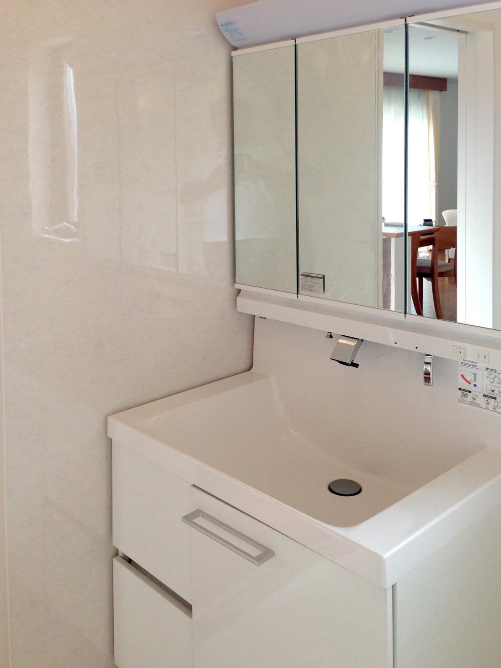 Other. Three-sided mirror vanity