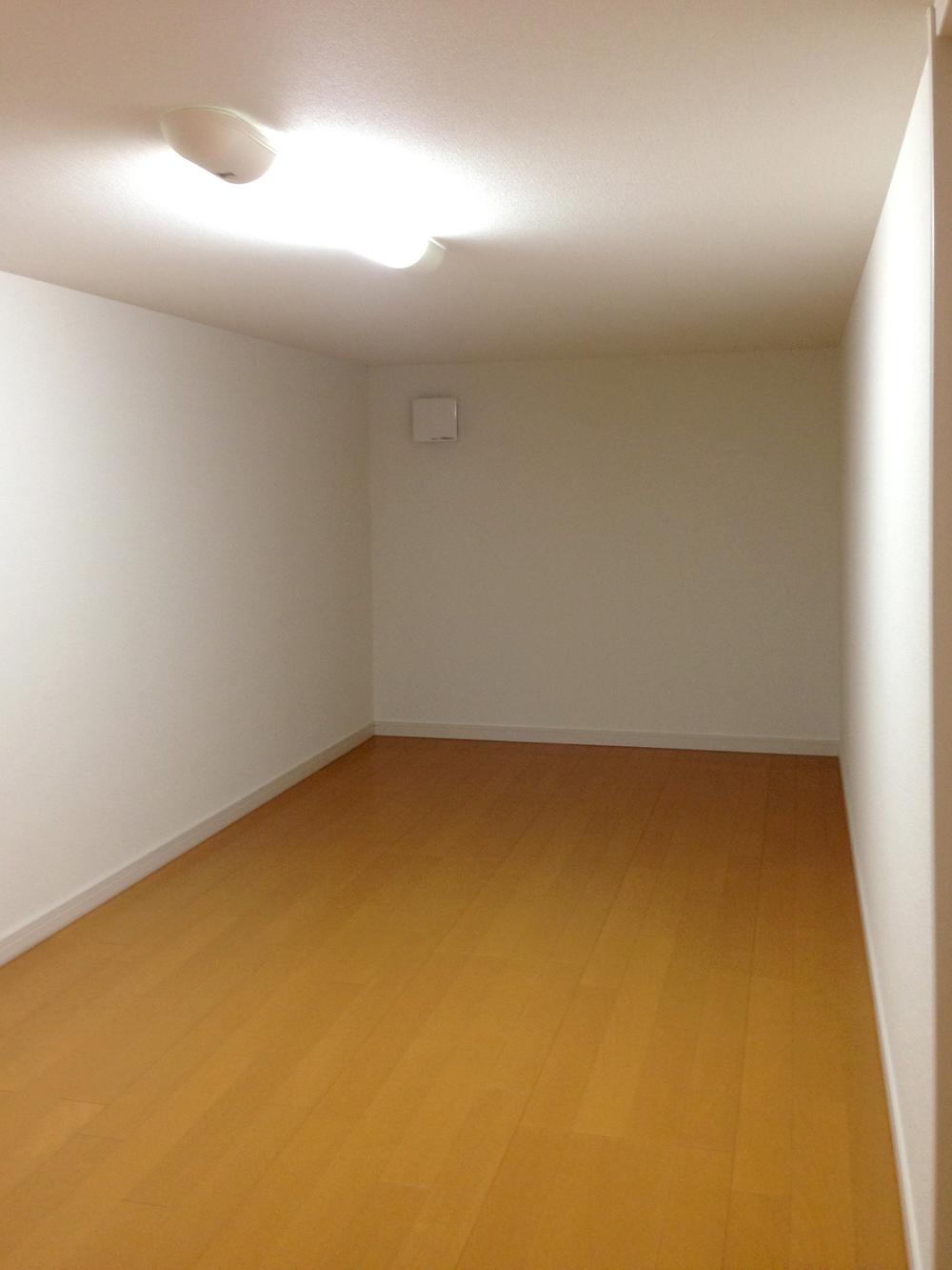 Receipt. Large attic storage