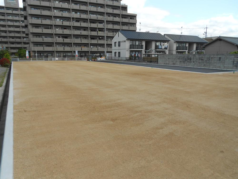 Local photos, including front road. Local (May 2013) Shooting