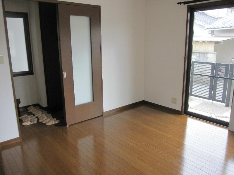 Living. & # 9399; Cross re-covered already