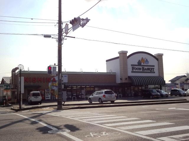 Supermarket. Nishina Food Baskets Nakasendo shop A 5-minute walk (350m)