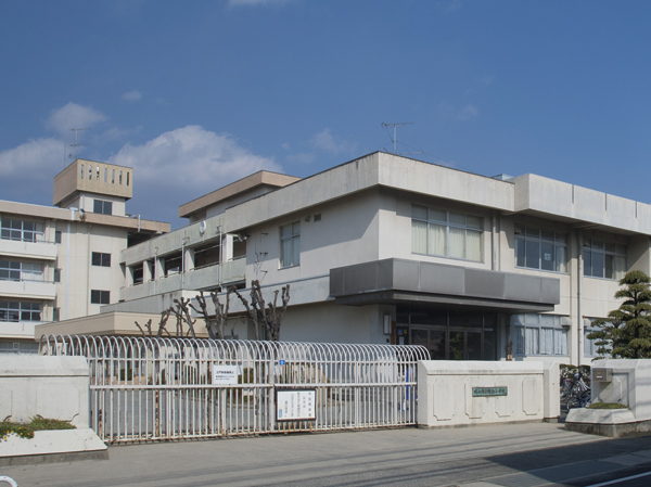 Surrounding environment. Ryonan elementary school (about 1140m / A 15-minute walk)