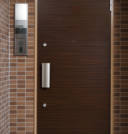 Security.  [Entrance door double lock] The entrance is provided with two of the cylinder lock, It is further double lock system with enhanced crime prevention.