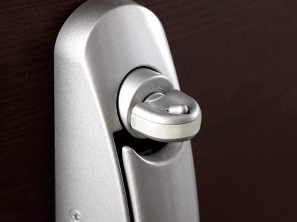 Security.  [Crime prevention thumb turn] When you state the switch is pressed in the center of the thumb you can turn the thumb-turn. In the case of unlocking operation in everyday, Since it is possible to press the switch in a natural way, You can be unlocked in the sense to manipulate the usual thumb.