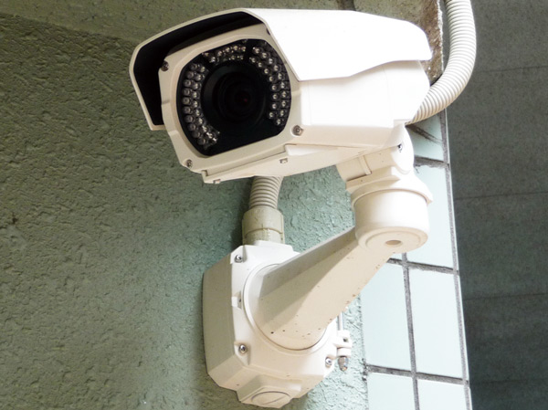 Security.  [Installing security cameras to watch the daily peace of mind] entrance, Entrance to the building, Such as in the elevator has set up a security camera. It has extended sense of security of living in consideration for the meticulous crime prevention. (All amenities of the web is the same specification)