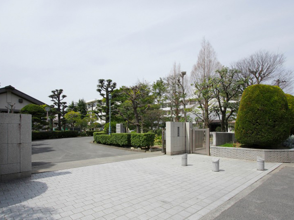 Surrounding environment. Okakita junior high school (about 970m / Walk 13 minutes)