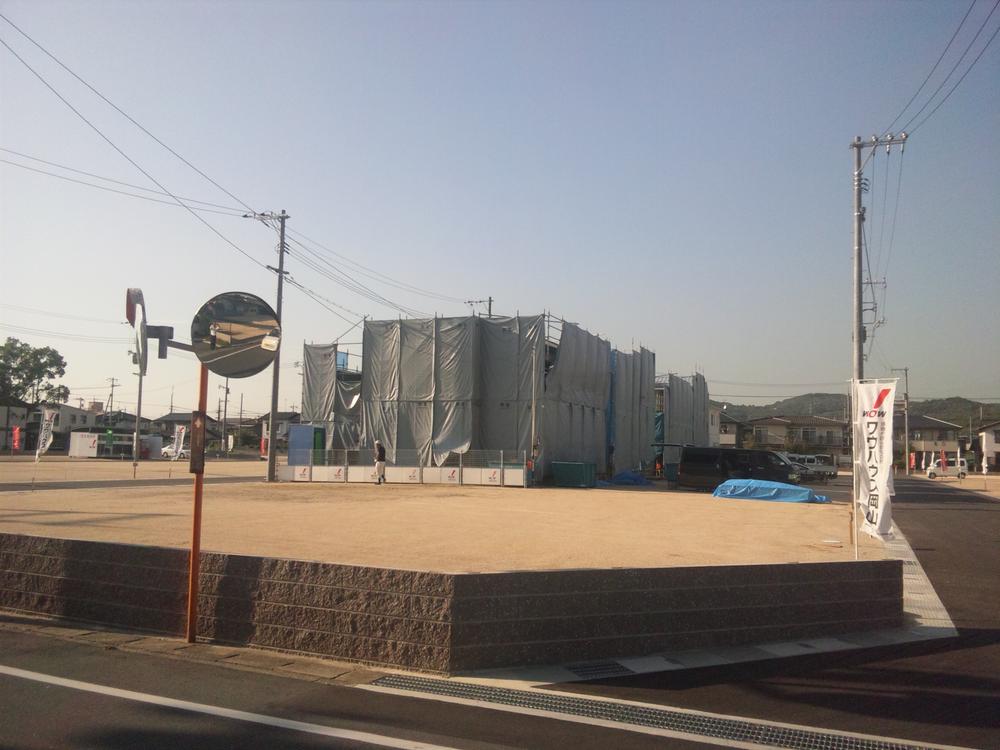 Local photos, including front road. Local Photos