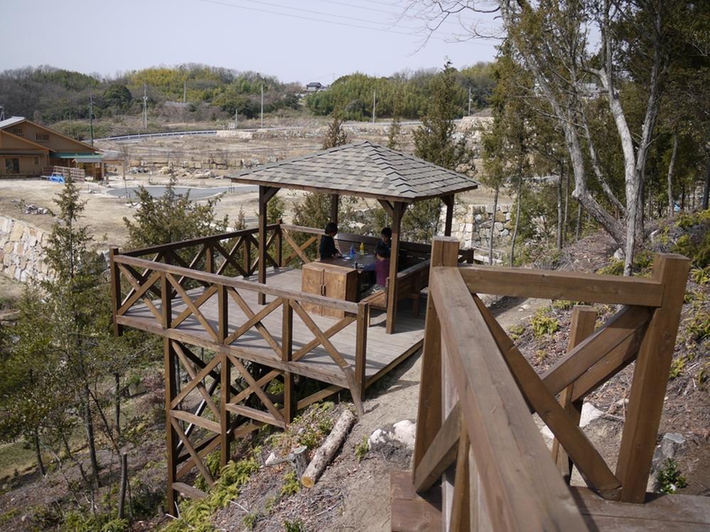 Hill photo. San Jose of the hill within walking road resting place. It is used in the middle of the resting place of the walk.