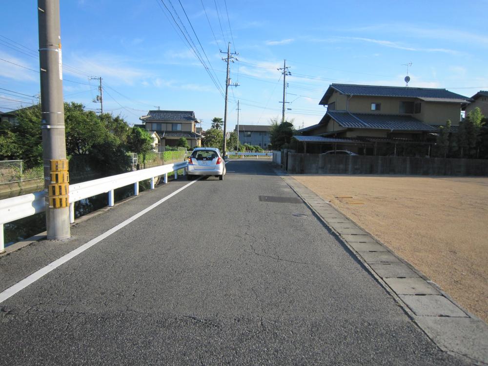 Local photos, including front road. Local (September 2013) Shooting