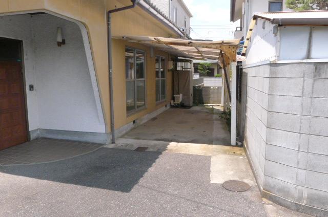 Parking lot. Parking one possible