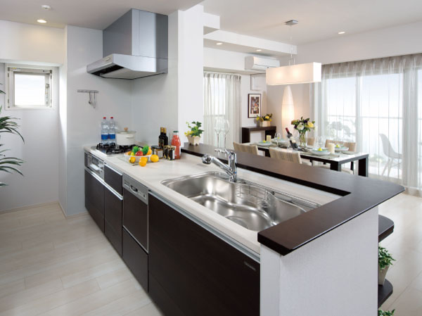 Kitchen.  [kitchen] Such as for cooking and washing, Kitchen, which is required to be easy to use and functional. With consideration for usability, We have established a happy facility for families.  ※ Less than, Indoor photos all model room of me (E2 type menu plan) free of charge ・ Application deadline Yes)) that where the shooting, Option (paid ・ Example that a deadline with) equipment, Or lighting equipment, You may have to change the joinery. For more information, please contact the person in charge.