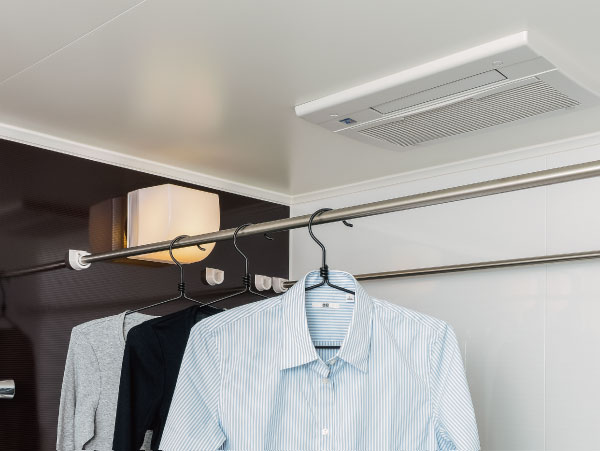 Bathing-wash room.  [Bathroom heating ventilation dryer] Adopt a bathroom heating ventilation dryer that can be used for drying the bathroom heating and clothing.