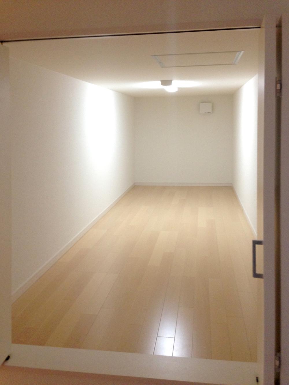 Receipt. Using space, Attic storage